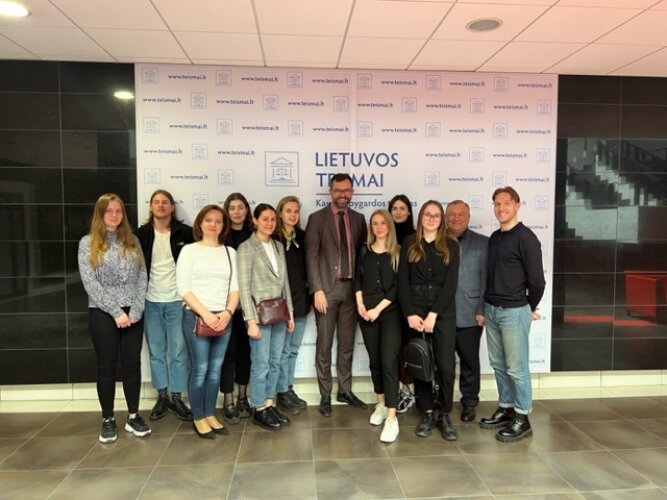 Kauno apygardos teisme lankėsi Vytauto Didžiojo universiteto Teisės fakulteto Teisės klinikos studentai