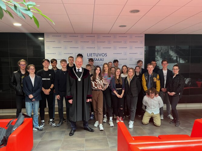 Kauno technologijos universiteto Inžinerijos licėjaus 11-tokai domėjosi teisėjo darbu