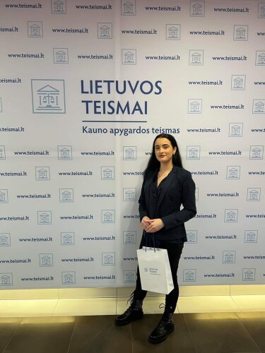 Pagrindinė teismo savanorio misija – padėti Jums teisme jaustis drąsiau ir saugiau!