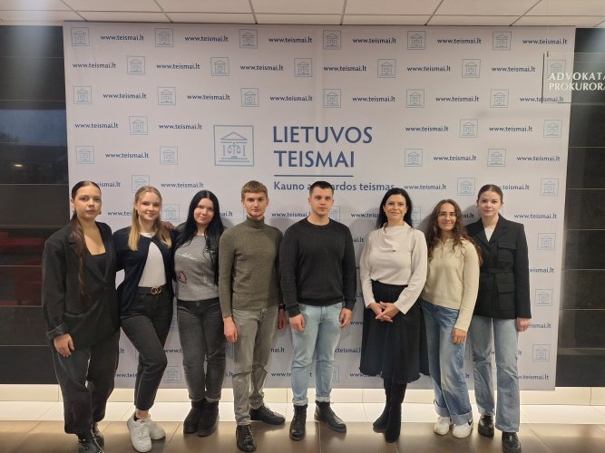 Teisme lankėsi Socialinių mokslų kolegijos Teisės studijų programos studentų grupė